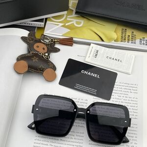 <AUTHENTIC>Chanel Oversized Square Black Sunglasses